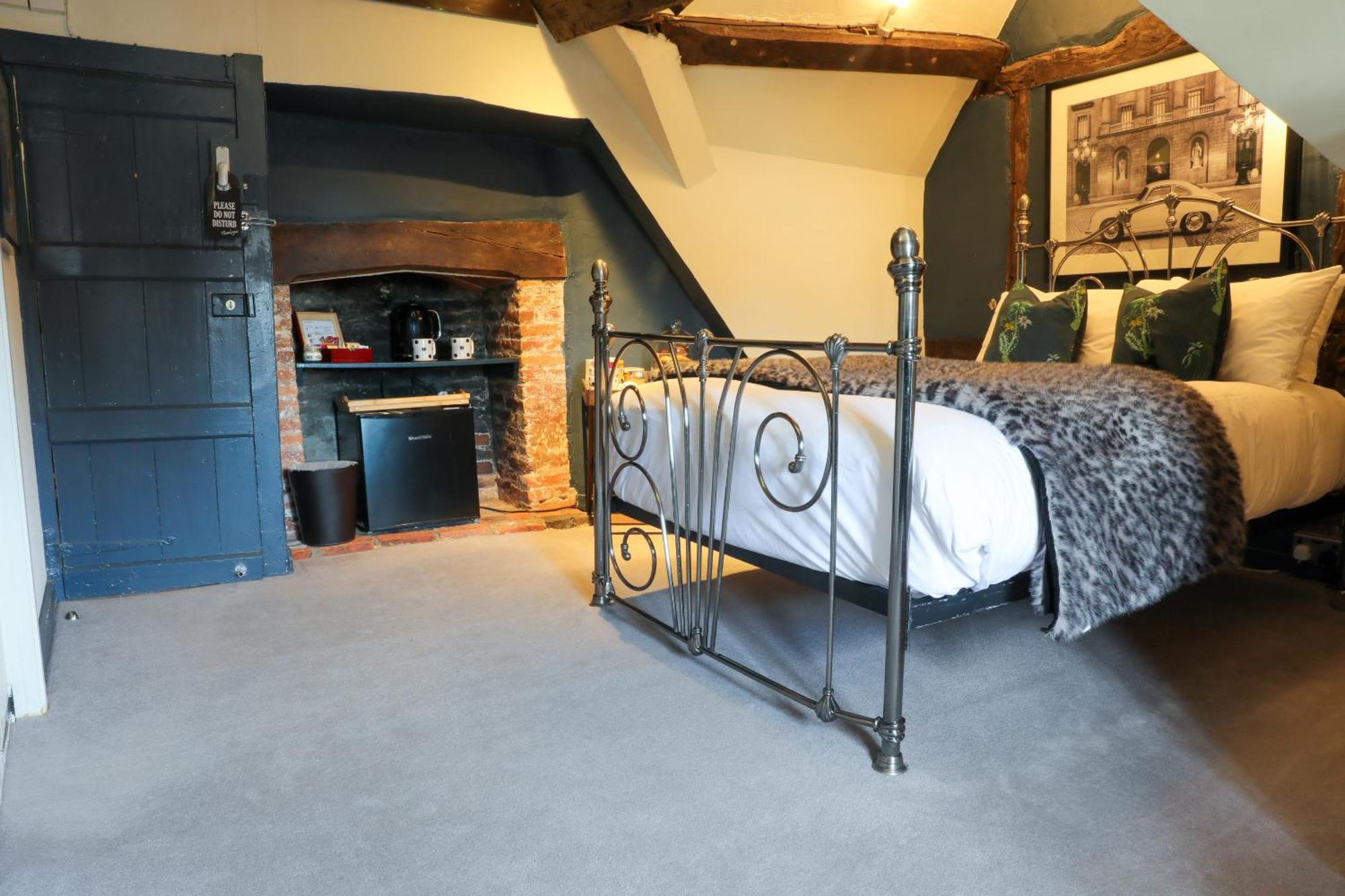 The Kingsbury 7Even 8Ight Bed & Breakfast Marlborough Room photo