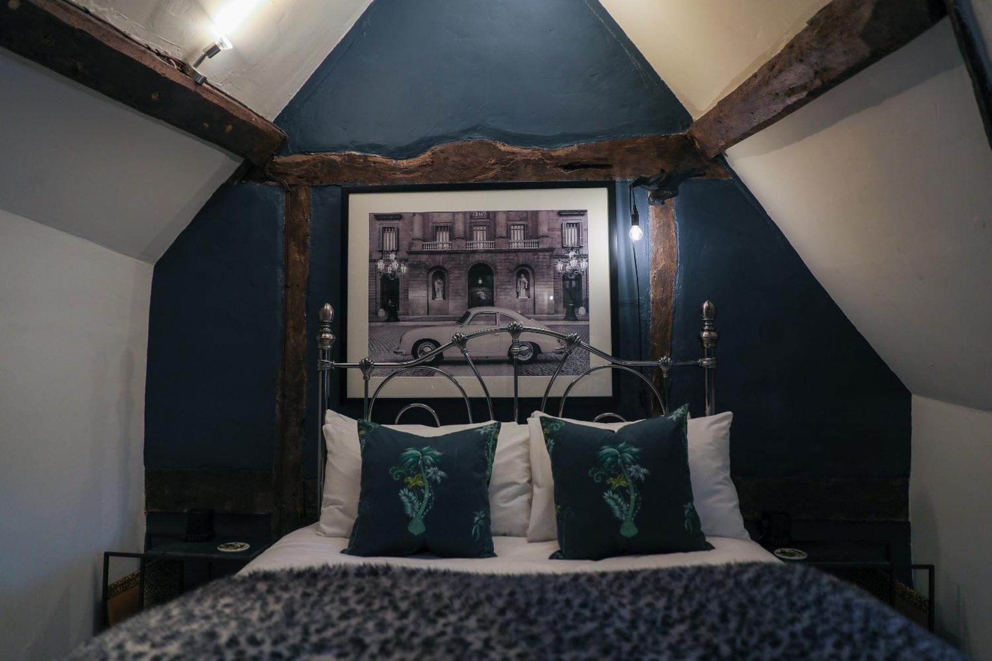 The Kingsbury 7Even 8Ight Bed & Breakfast Marlborough Room photo