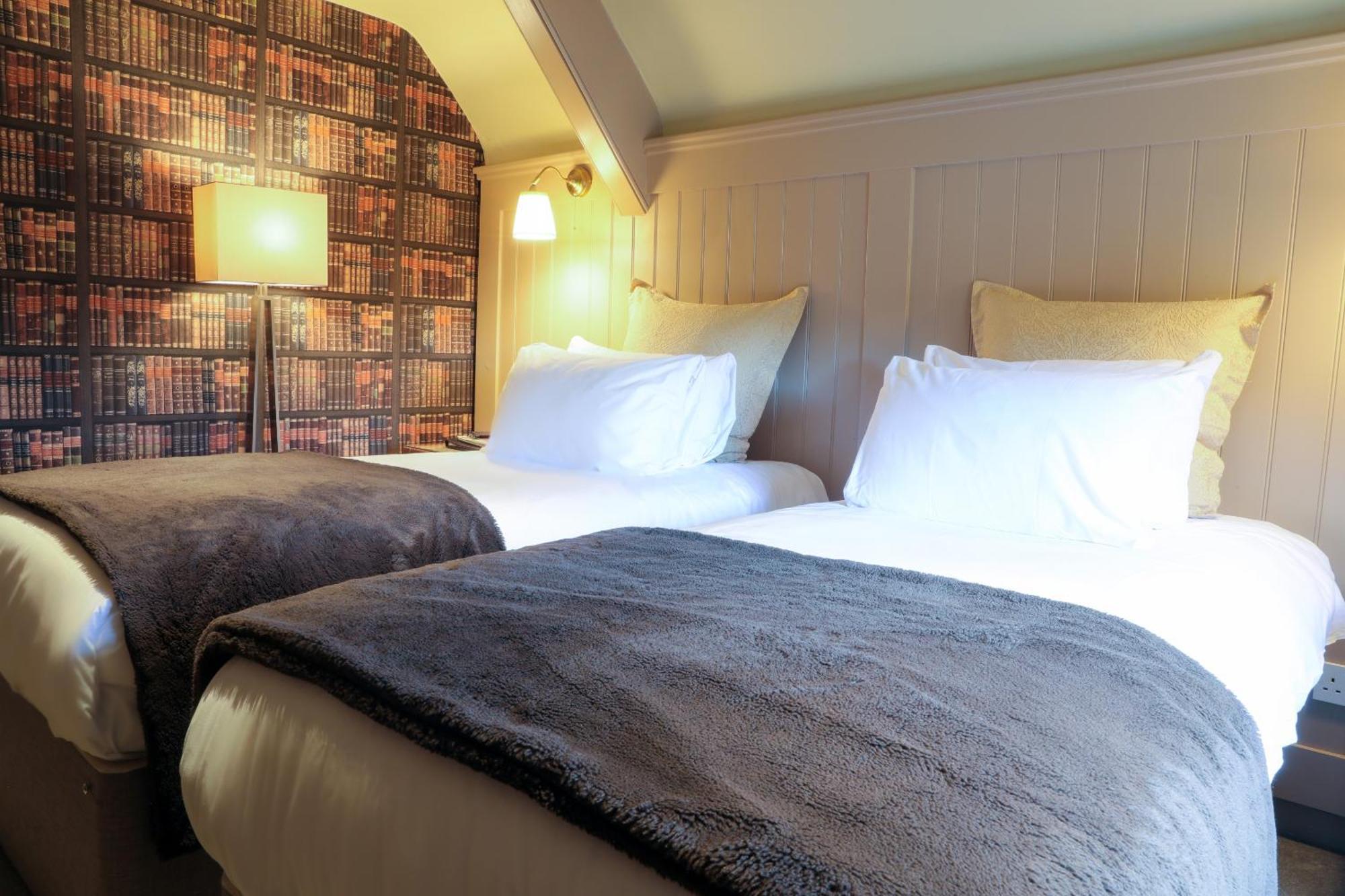 The Kingsbury 7Even 8Ight Bed & Breakfast Marlborough Room photo